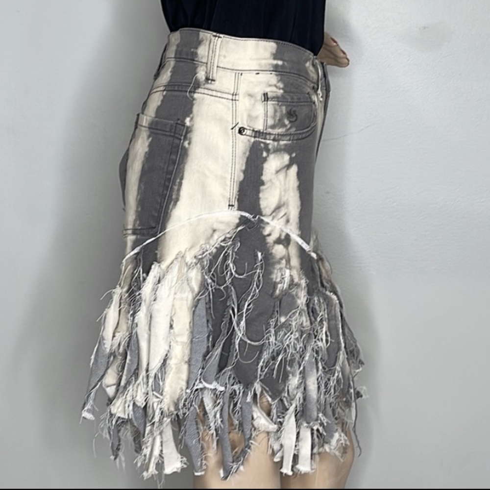 Distressed High Waist Bleach Washed Denim Shorts - Picture 8 of 14